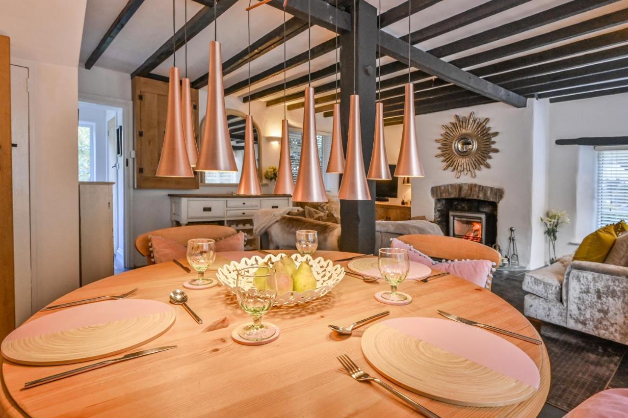 יילוורטון A Superb Bijou Retreat With Jacuzzi Near An Excellent Village Pub מראה חיצוני תמונה