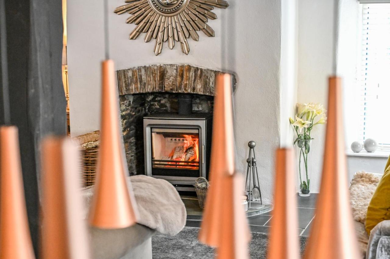 יילוורטון A Superb Bijou Retreat With Jacuzzi Near An Excellent Village Pub מראה חיצוני תמונה